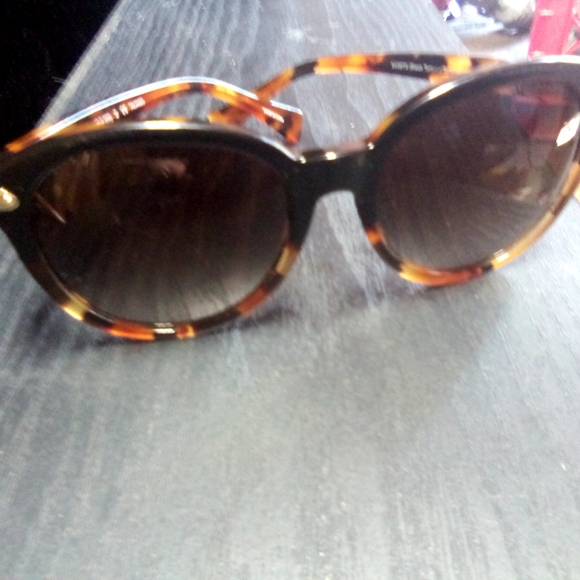 Sunglasses - Picture 1 of 5